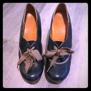 Chie Mihara platform